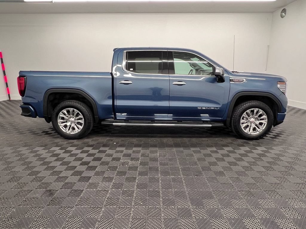 Used 2025 GMC Sierra 1500 Denali w/ Technology Package AWD/4WD image 8