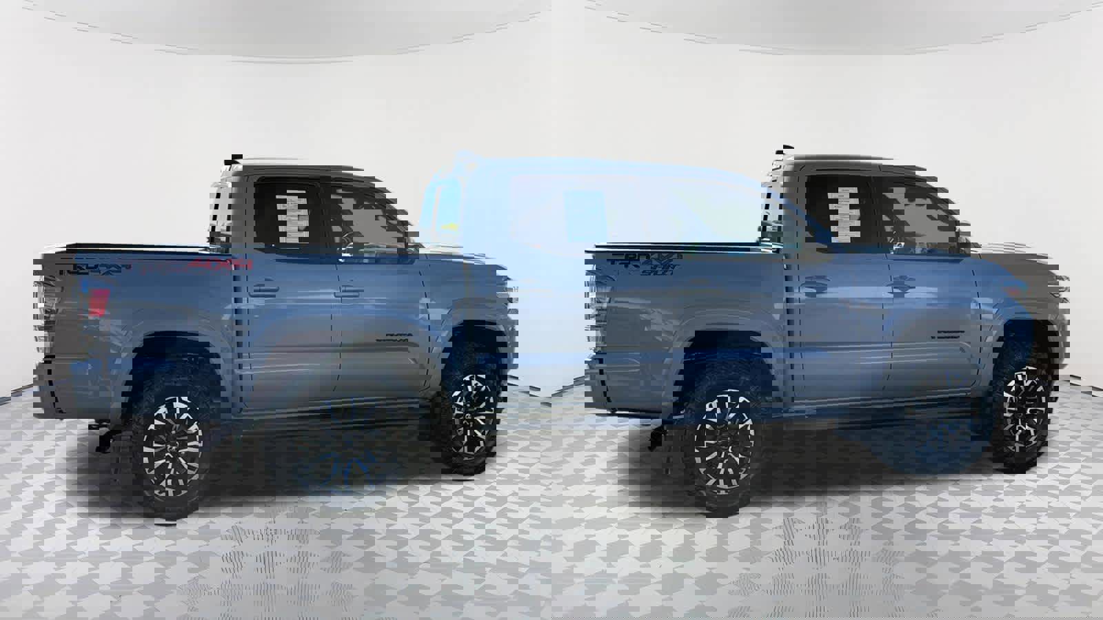 Used 2021 Toyota Tacoma TRD Sport w/ TRD Premium Sport Package image 4