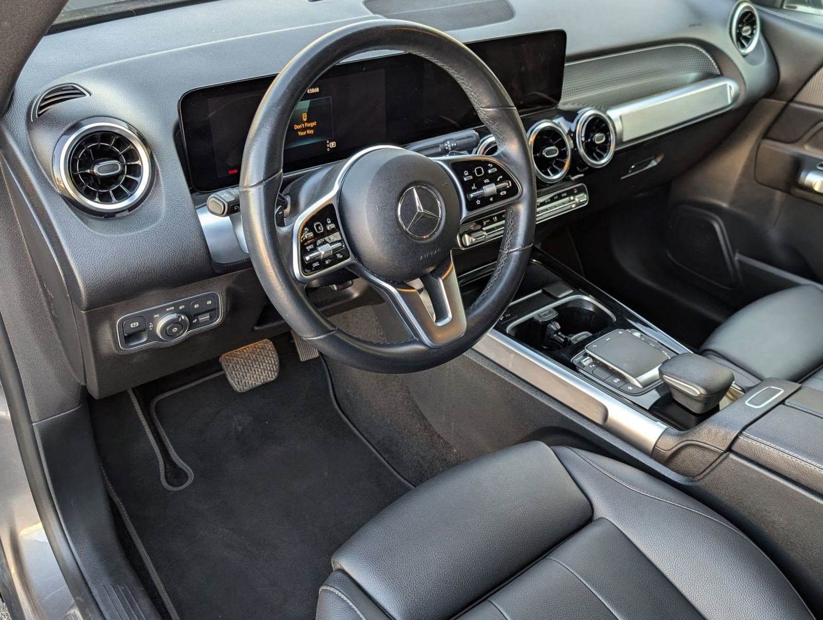 Used 2023 Mercedes-Benz GLB 250 4MATIC image 4