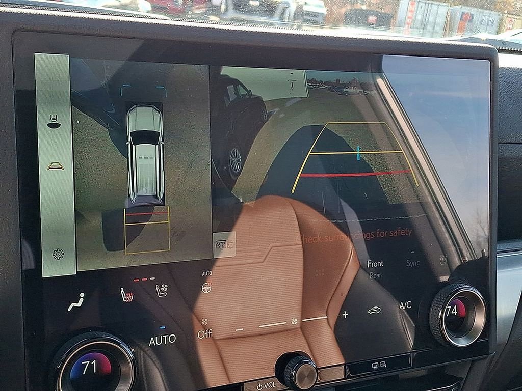 Used 2024 Lexus GX 550 AWD/4WD image 4