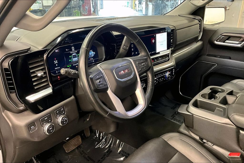 Used 2024 GMC Sierra 1500 SLT AWD/4WD image 13