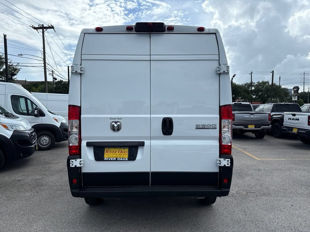 Used 2026 RAM ProMaster 2500 w/ Safety Group FWD image 5