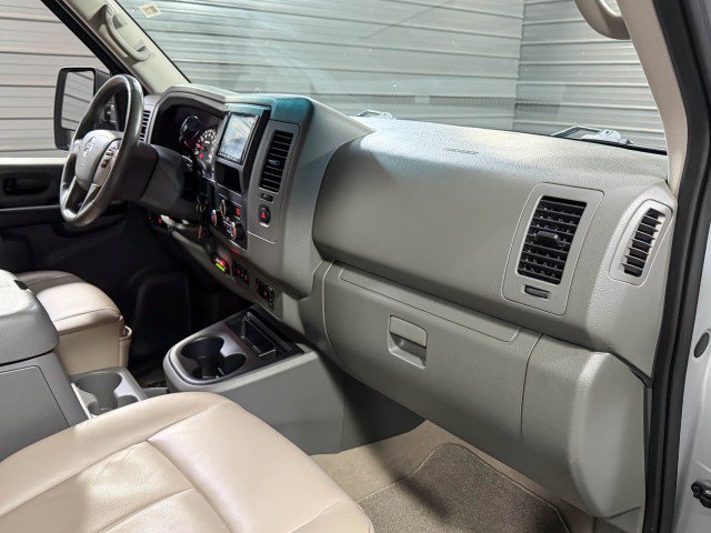 Used 2019 Nissan NV 3500 SL image 20