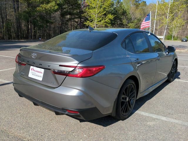 Used 2025 Toyota Camry SE image 4