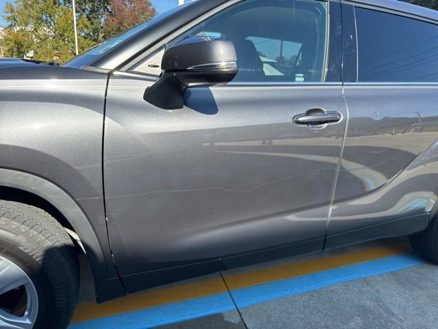 Used 2022 Toyota Highlander L image 27