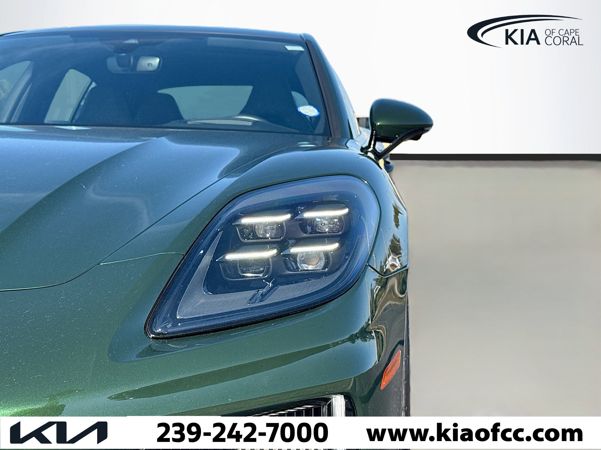 Used 2025 Porsche Panamera 4 image 9