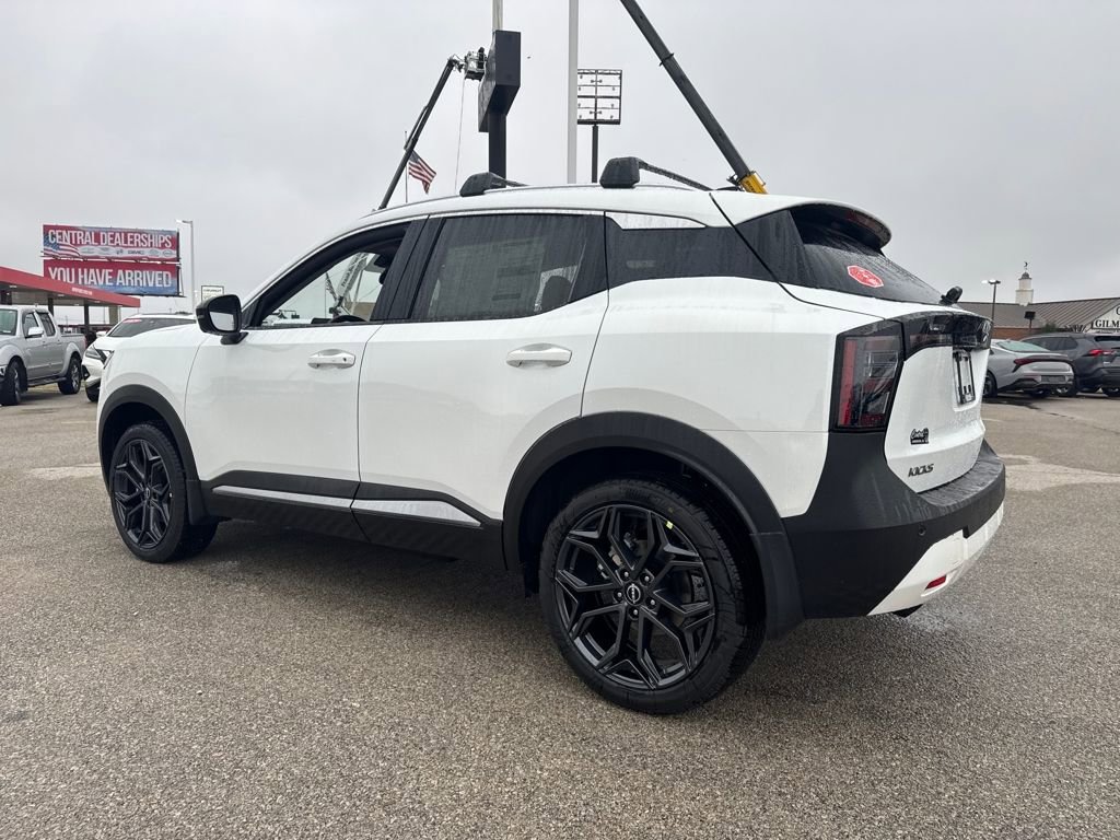 New 2026 Nissan Kicks SR w/ Cold Weather Package image 3