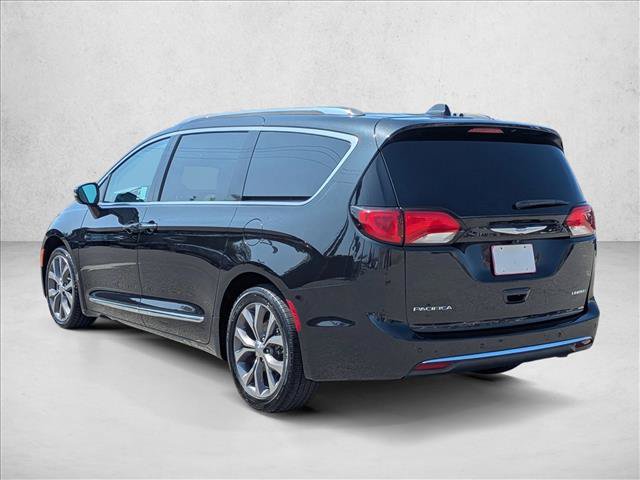 Used 2017 Chrysler Pacifica Limited w/ UConnect Theater Package FWD image 8