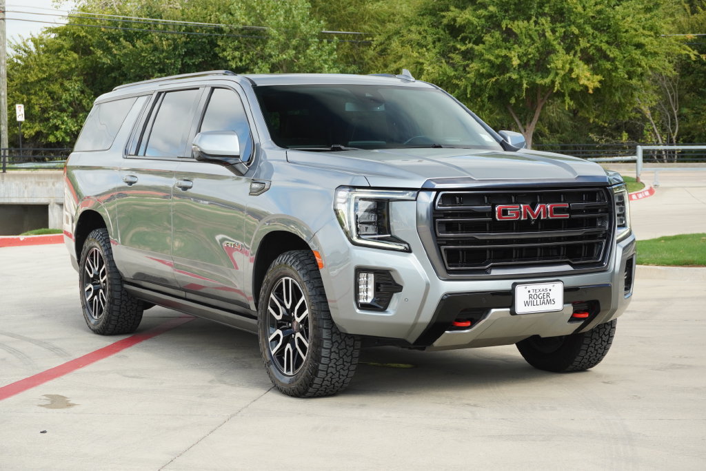 Used 2024 GMC Yukon XL AT4 w/ AT4 Premium Package AWD/4WD image 7