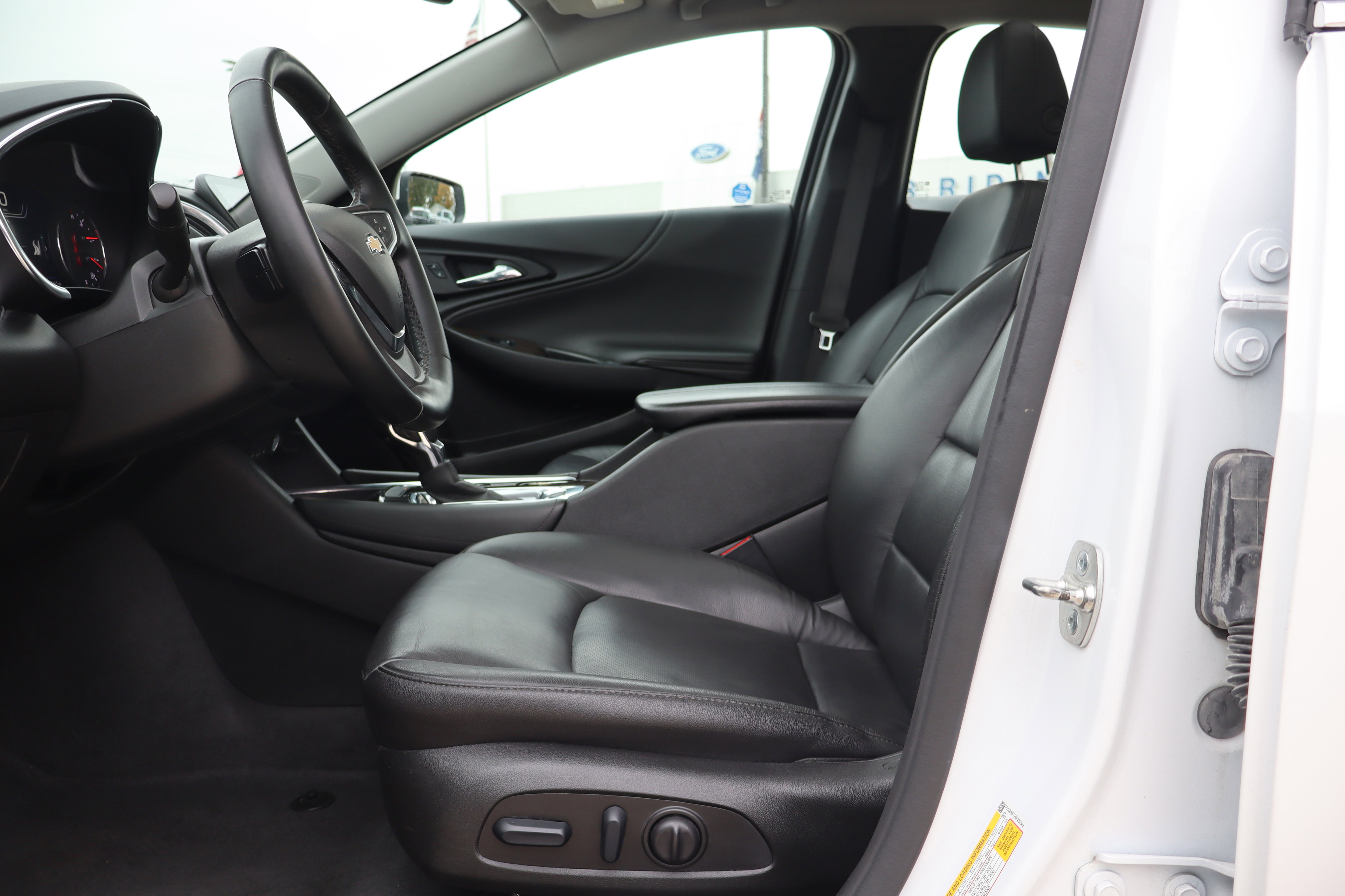 Used 2024 Chevrolet Malibu LT image 10