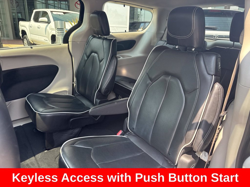 Used 2023 Chrysler Pacifica Limited FWD image 15
