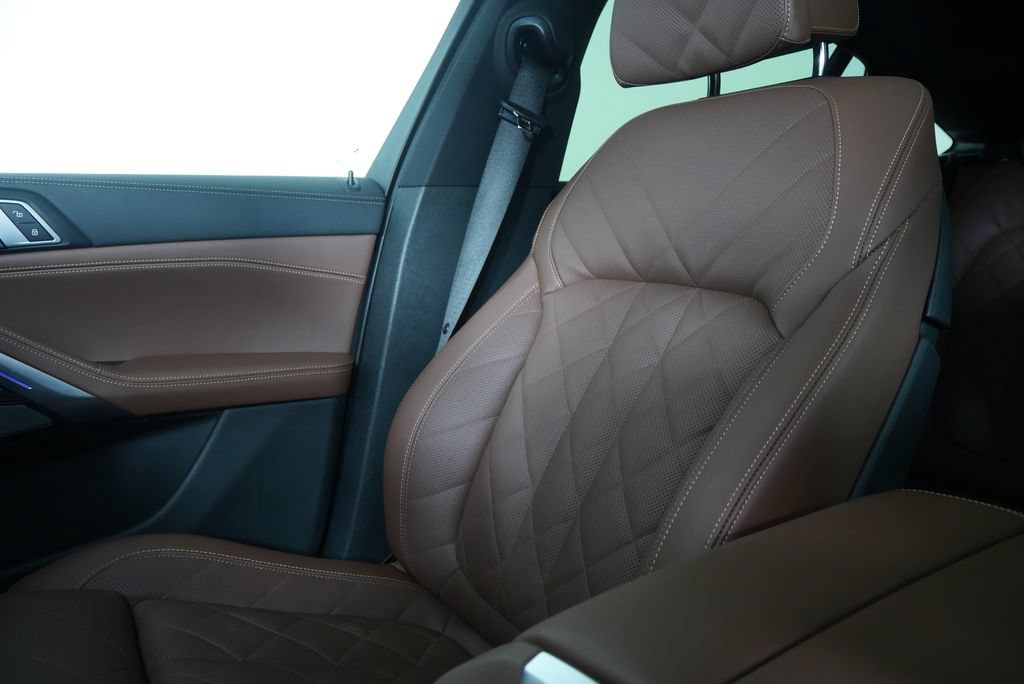 Certified 2025 BMW X6 xDrive40i AWD/4WD image 24