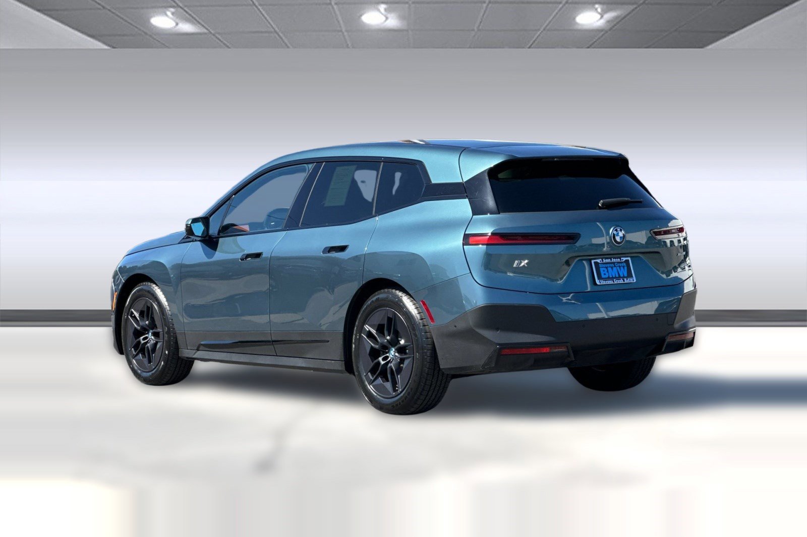 Certified 2023 BMW iX xDrive50 w/ Premium Package AWD/4WD image 3