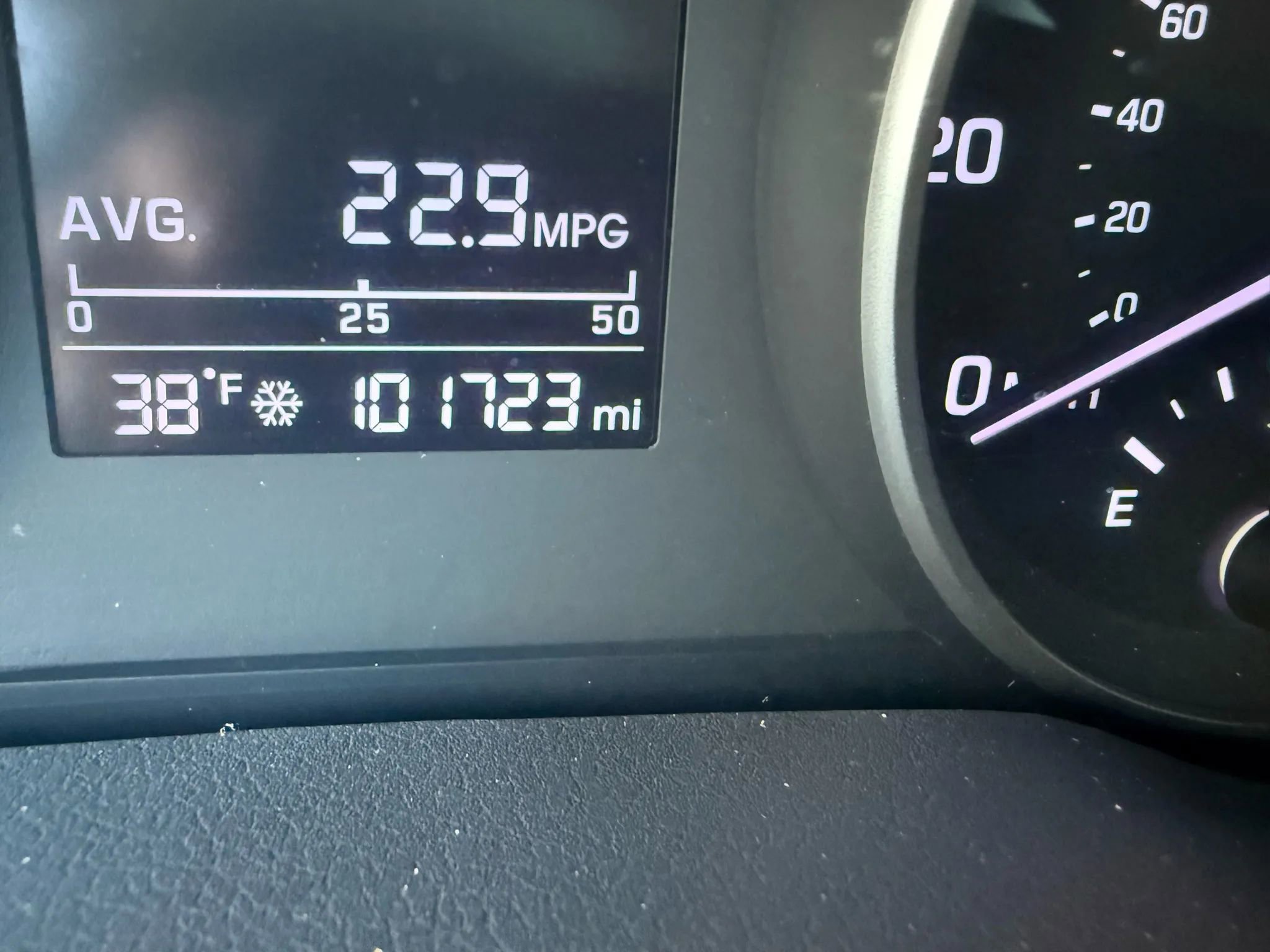 Used 2017 Hyundai Elantra SE image 14