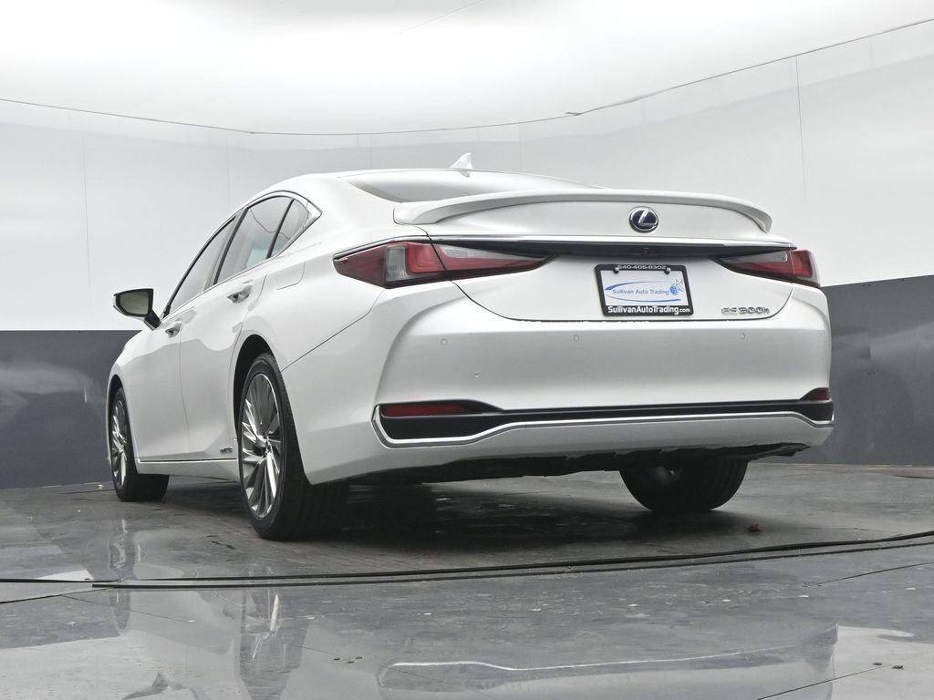 Used 2020 Lexus ES 300h w/ Accessory Package FWD image 56