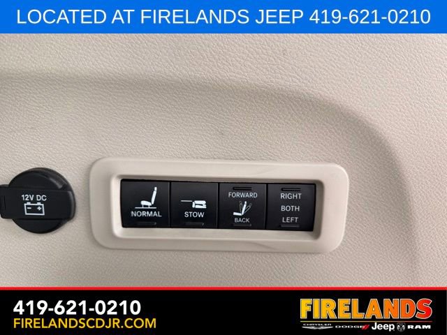 Used 2019 Chrysler Pacifica Limited FWD image 12