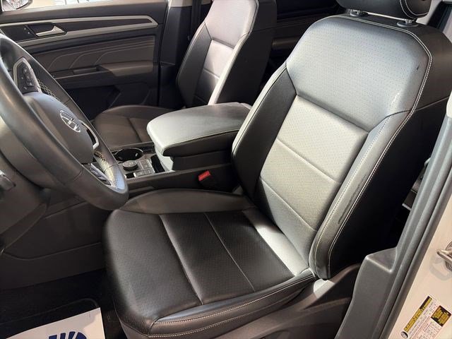 Certified 2022 Volkswagen Atlas SE w/ Black Wheel Package image 22