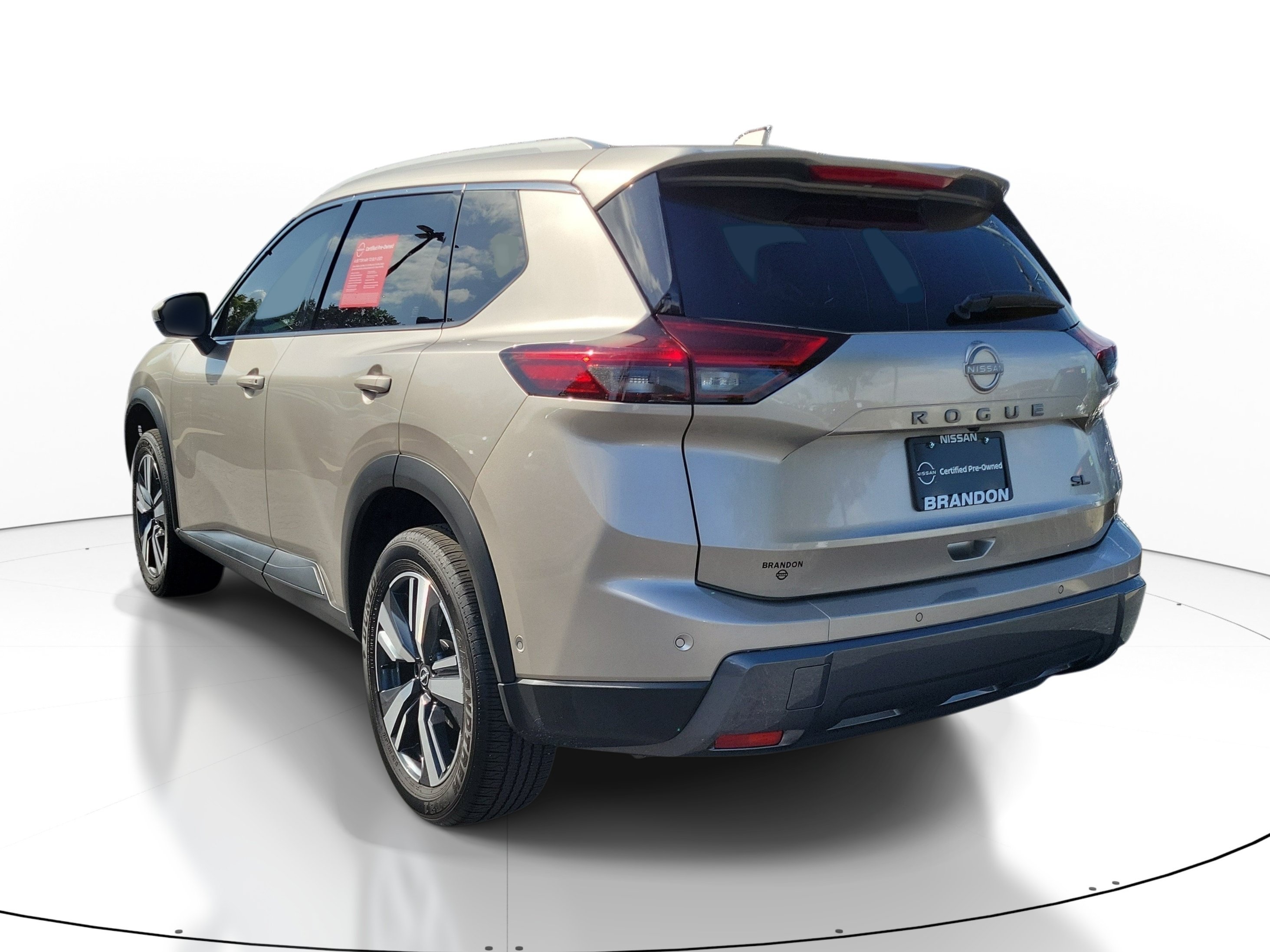 Certified 2025 Nissan Rogue SL FWD image 5