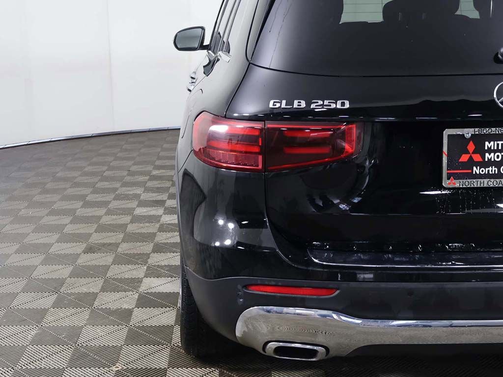 Used 2025 Mercedes-Benz GLB 250 4MATIC image 15