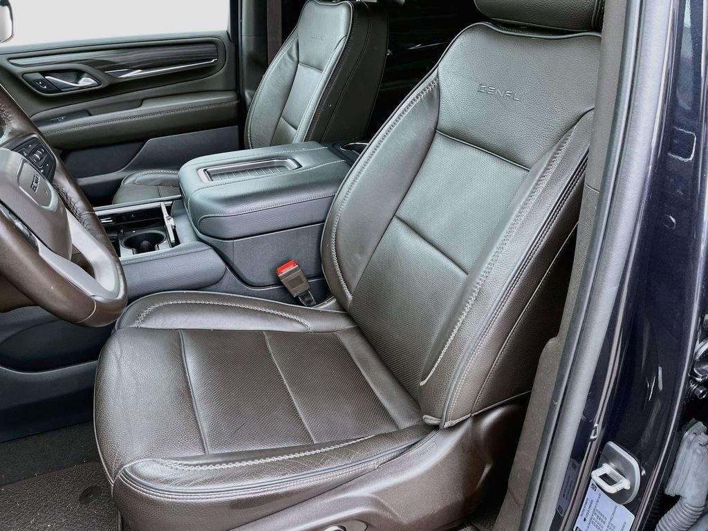 Used 2023 GMC Yukon XL Denali w/ Advanced Technology Package AWD/4WD image 19