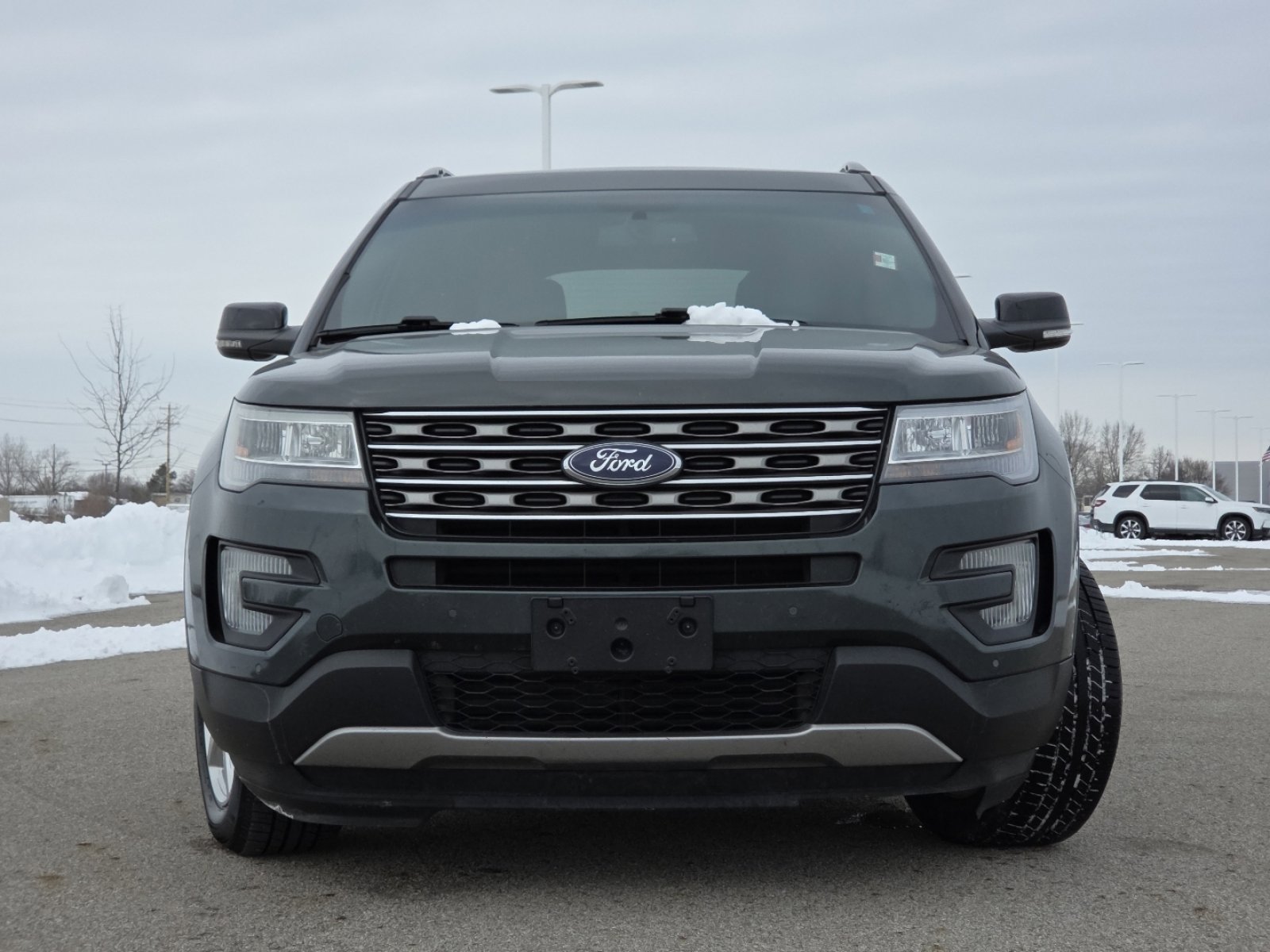 Used 2016 Ford Explorer XLT w/ Equipment Group 202A image 11