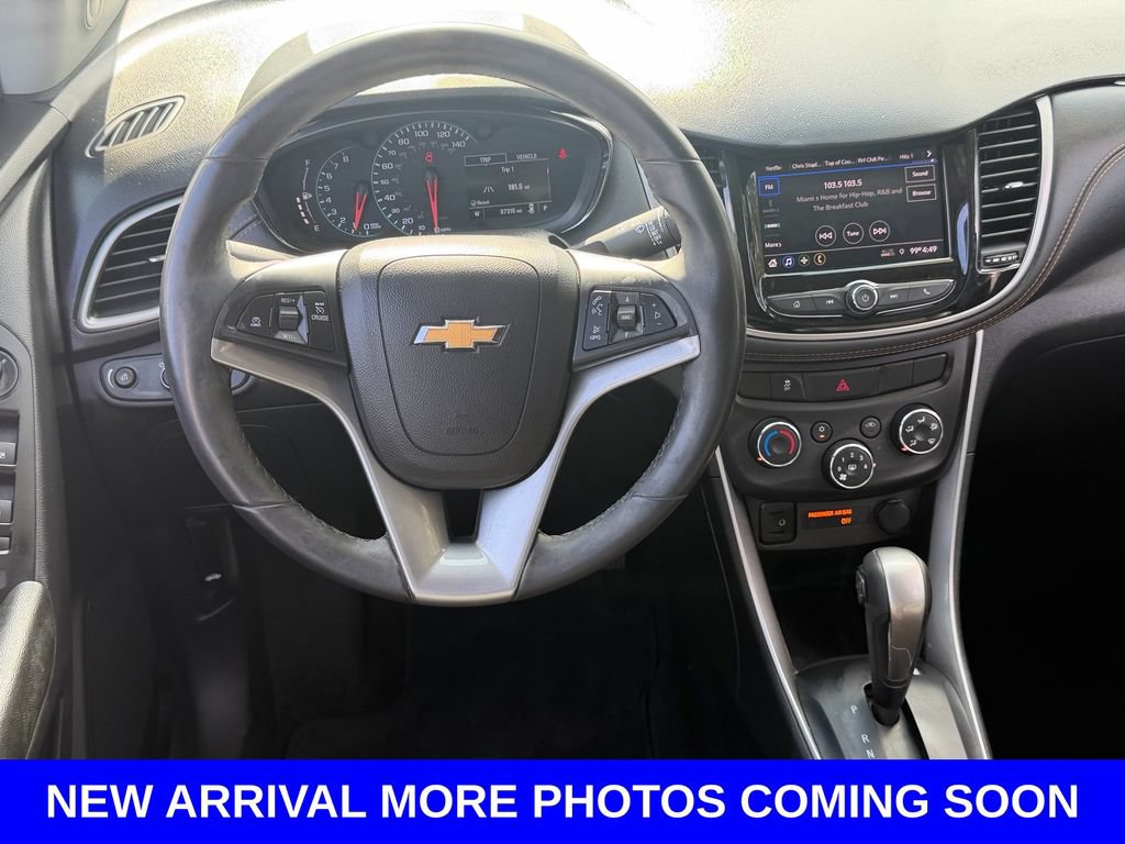 Used 2022 Chevrolet Trax LT w/ LT Convenience Package FWD image 12