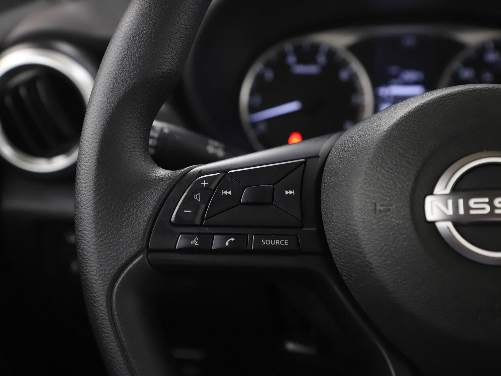 Used 2024 Nissan Versa S w/ Trunk Package image 24