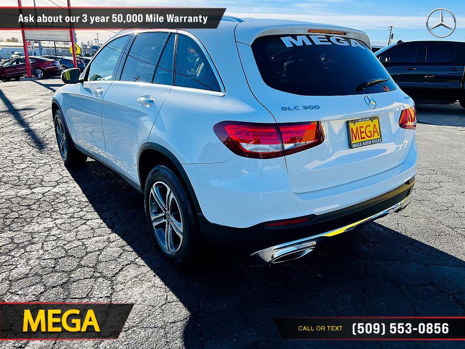 Used 2018 Mercedes-Benz GLC 300 4MATIC w/ Premium Package image 11
