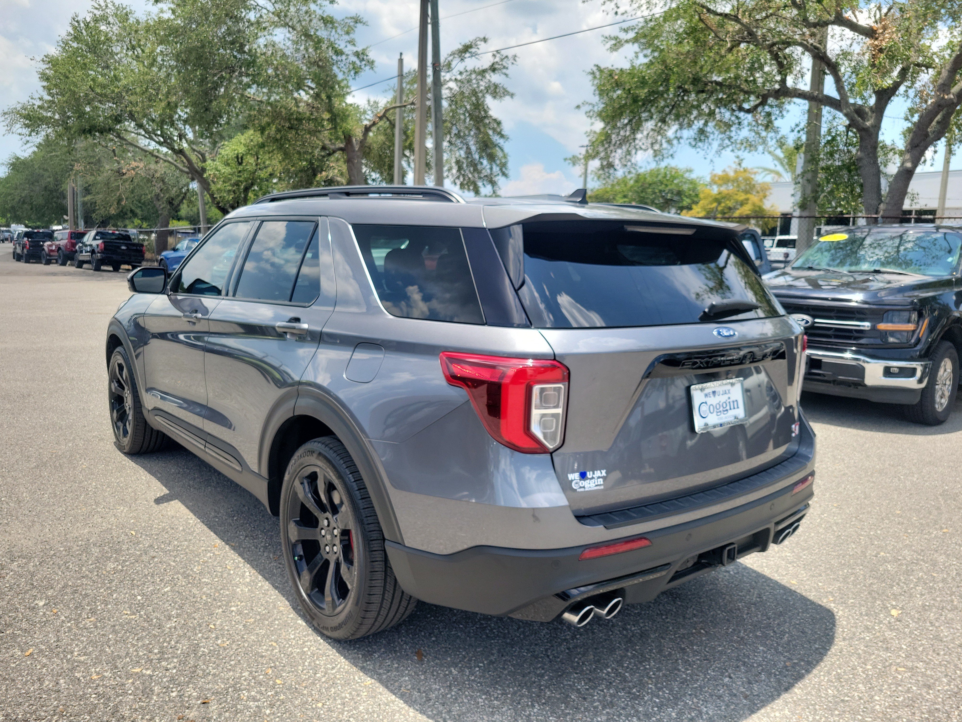 Used 2022 Ford Explorer ST w/ ST Street Pack RWD image 4