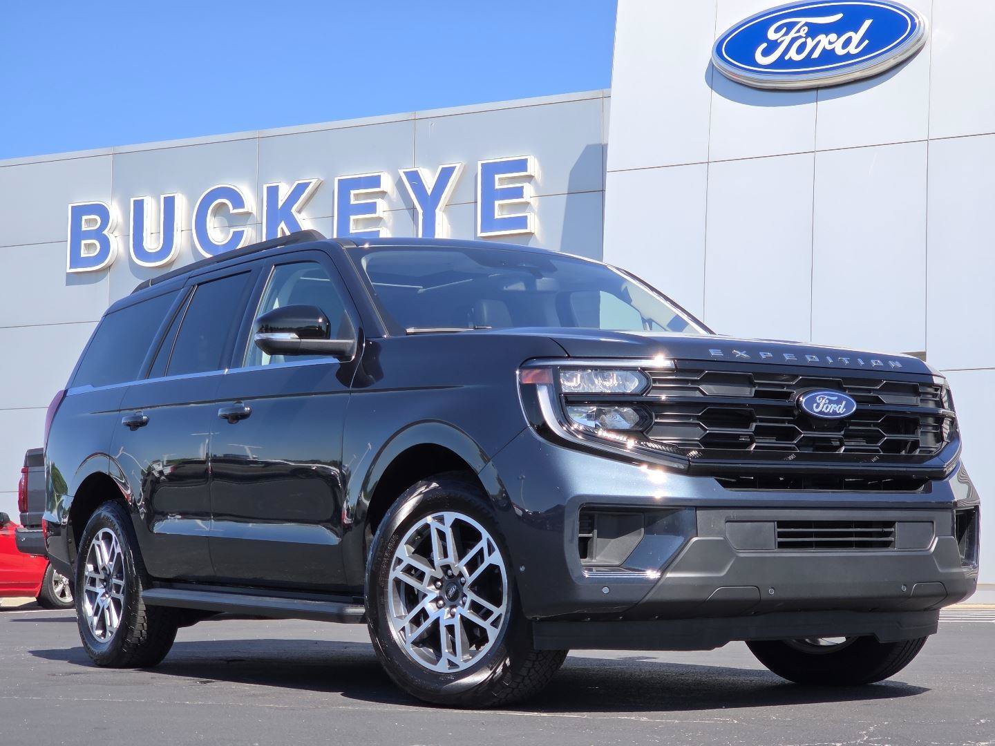 Used 2025 Ford Expedition Active AWD/4WD image 2