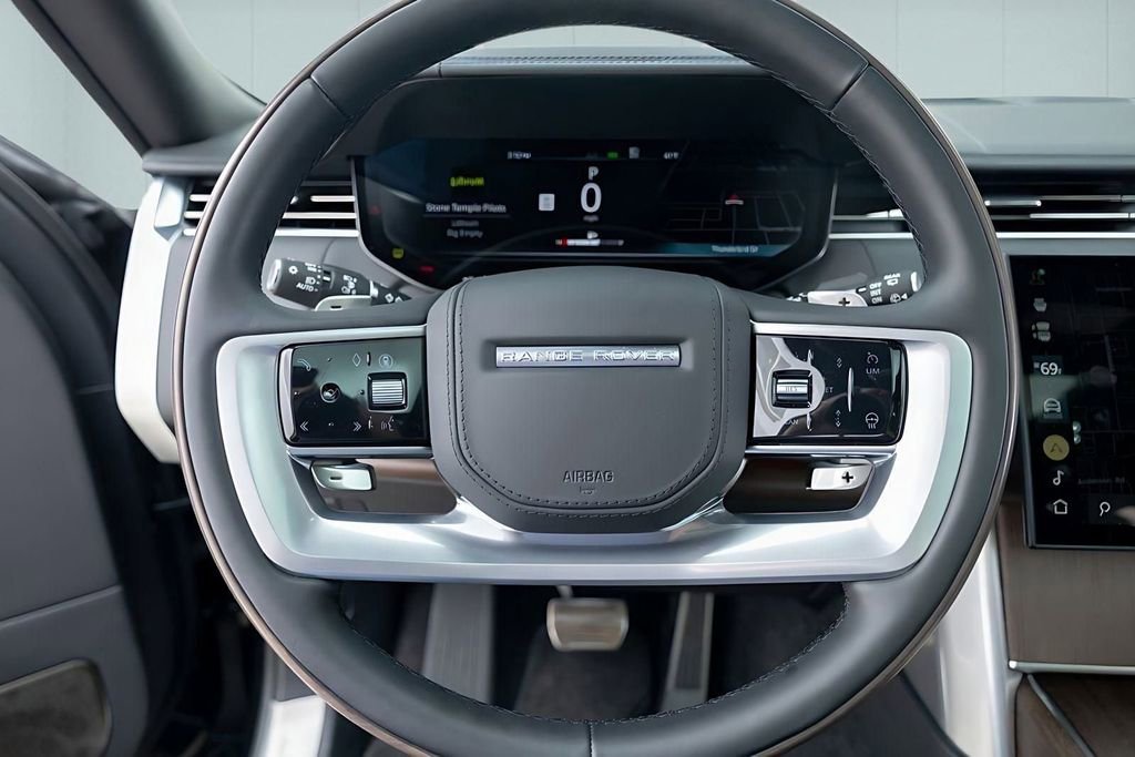 Used 2025 Land Rover Range Rover Long Wheelbase Autobiography image 41
