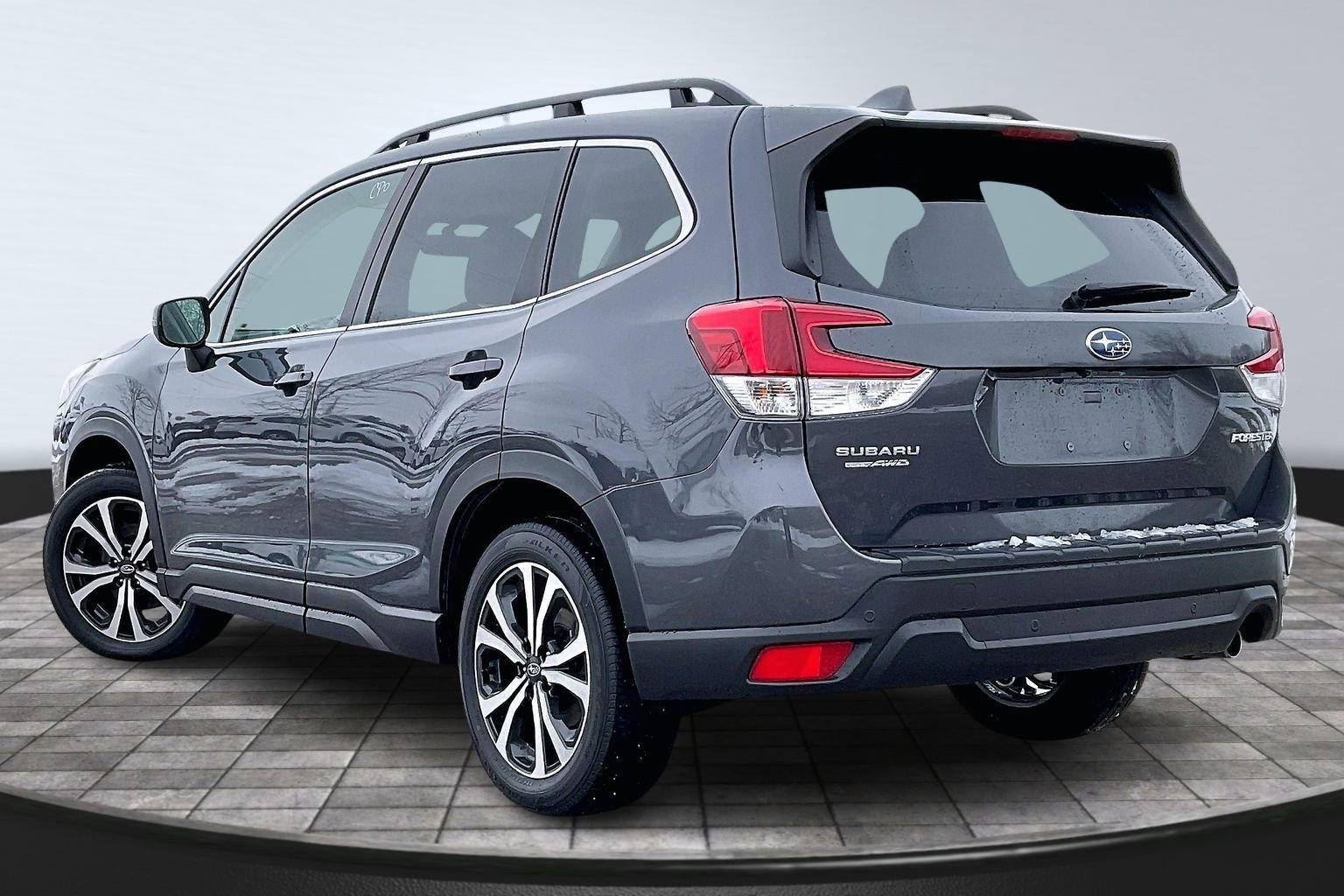 Used 2023 Subaru Forester Limited image 10