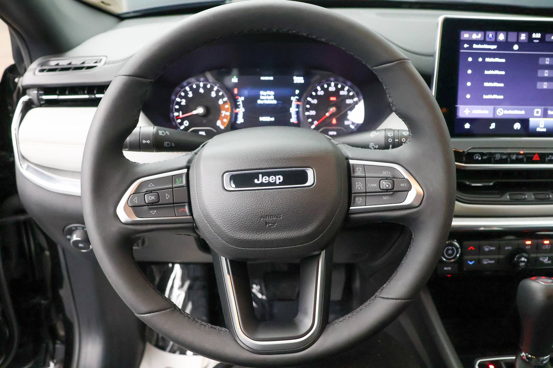 Used 2023 Jeep Compass Limited AWD/4WD image 18