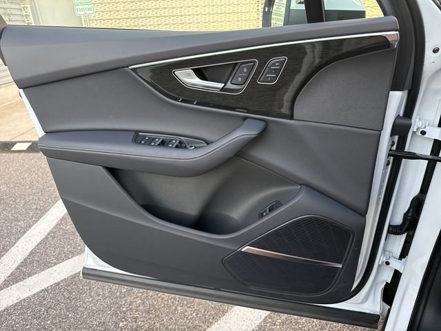 Used 2025 Audi Q7 3.0T Premium Plus w/ Premium Plus Package AWD/4WD image 21