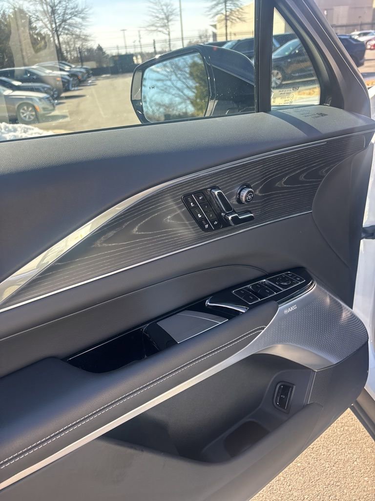 Used 2024 Cadillac Lyriq Luxury w/ LPO, Floor Liner Package image 7