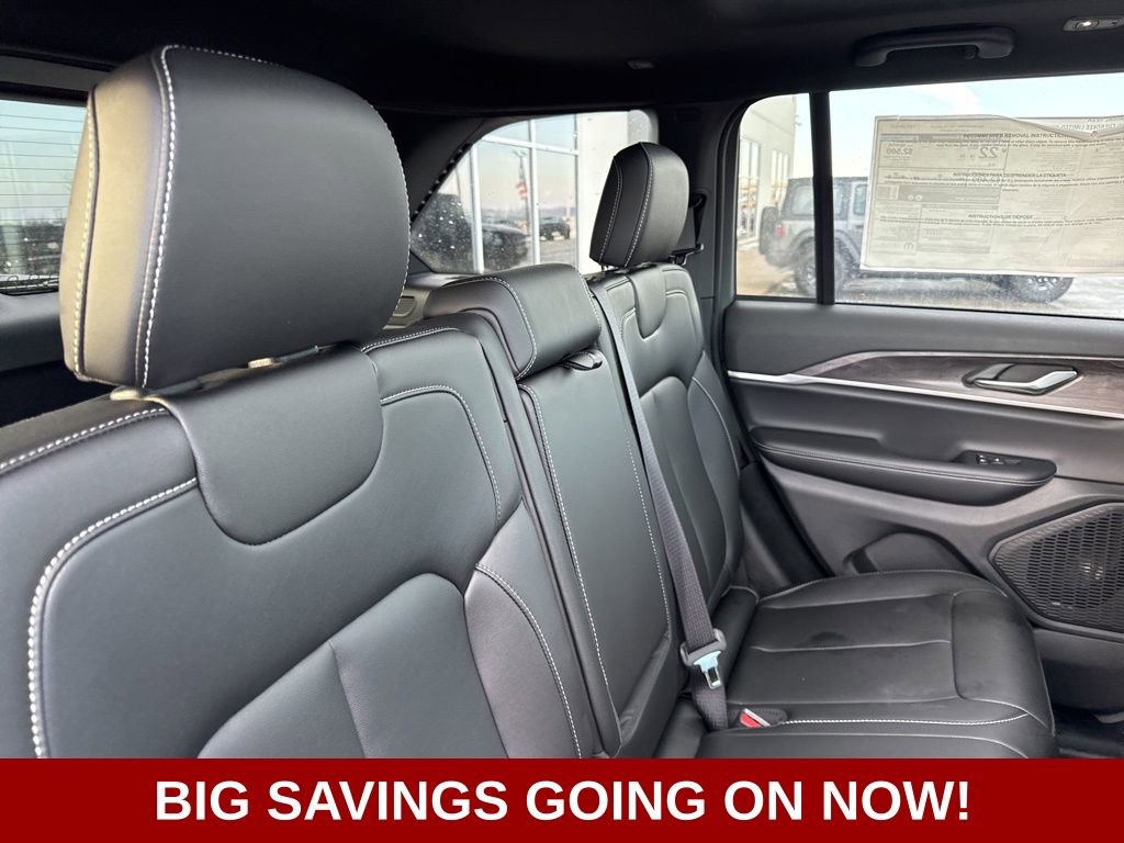 New 2025 Jeep Grand Cherokee Limited w/ Black Appearance Package image 49