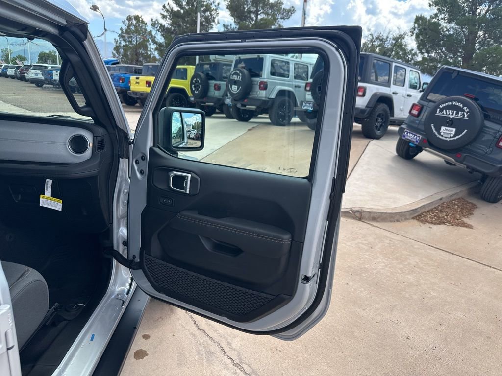 New 2024 Jeep Wrangler Unlimited Sahara w/ Technology Group image 14