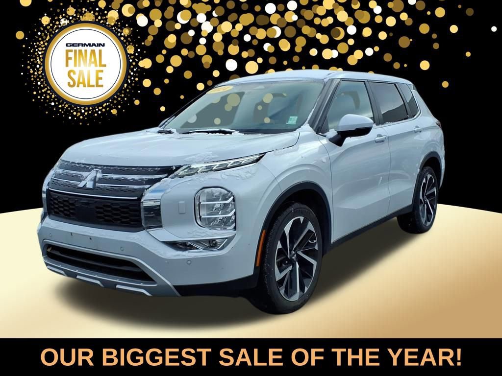 Used 2024 Mitsubishi Outlander SE image 1