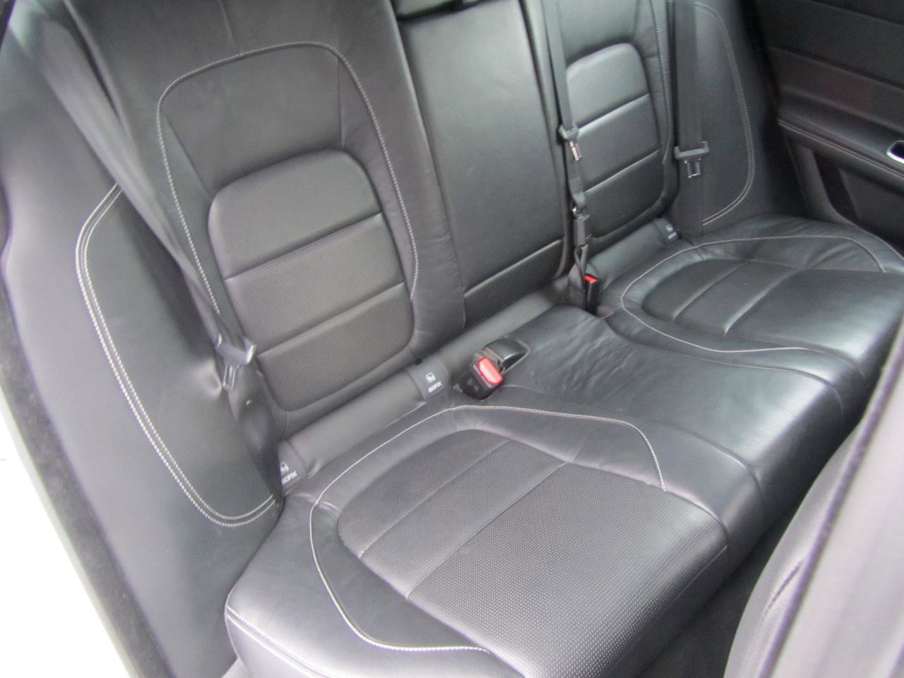 Used 2016 Jaguar XF R-Sport image 24