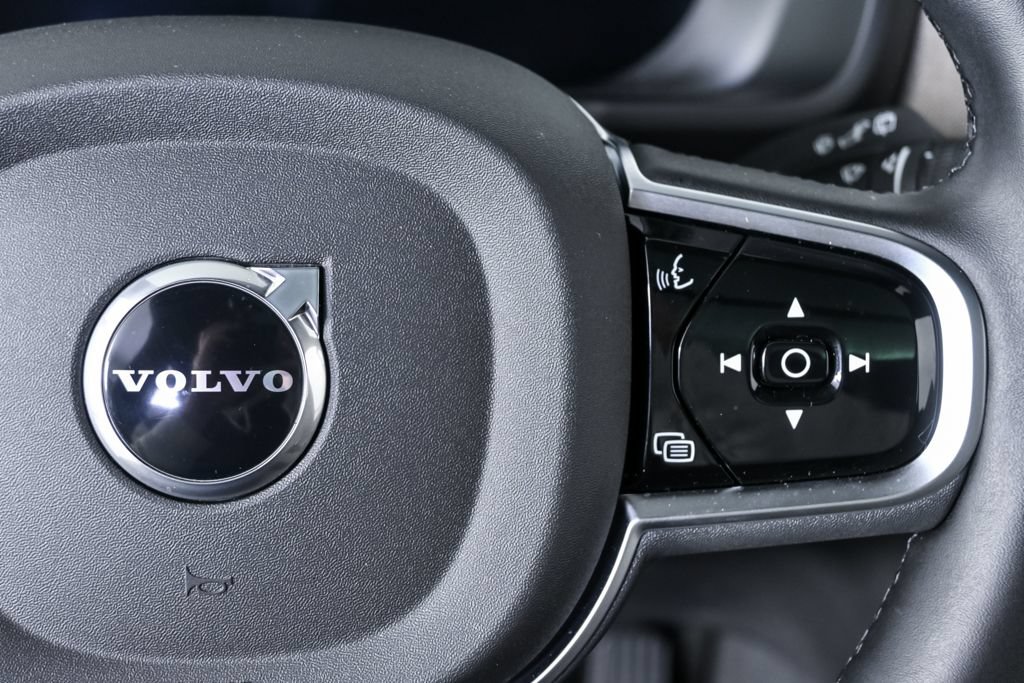 Certified 2026 Volvo XC90 B6 Plus w/ Protection Package Premier AWD/4WD image 13