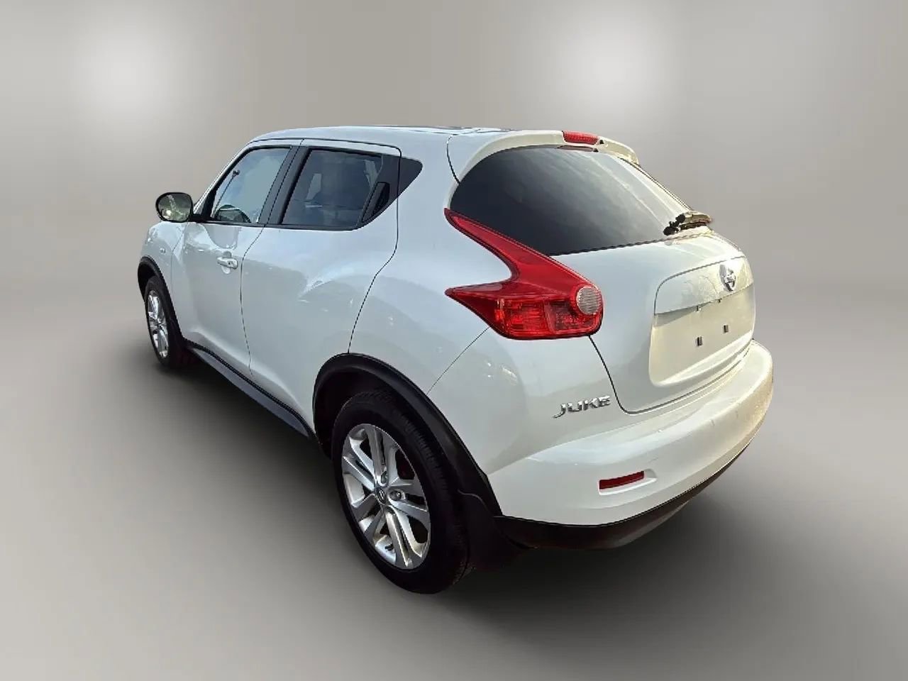 Used 2014 Nissan Juke SV image 3