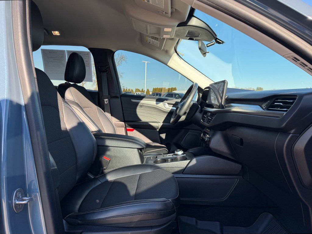 Used 2023 Ford Escape SE FWD image 11