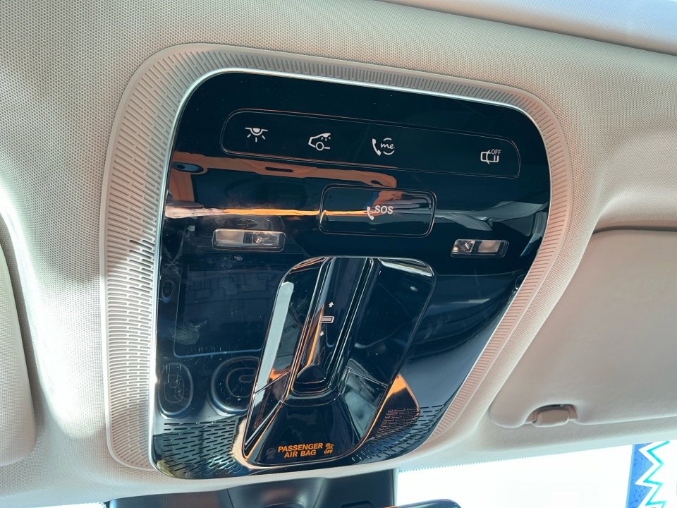 Used 2024 Mercedes-Benz GLC 300 image 37