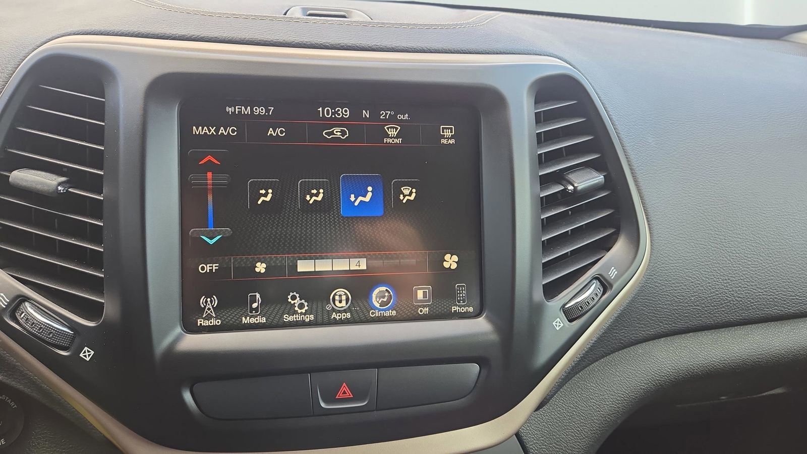 Used 2017 Jeep Cherokee Latitude image 23