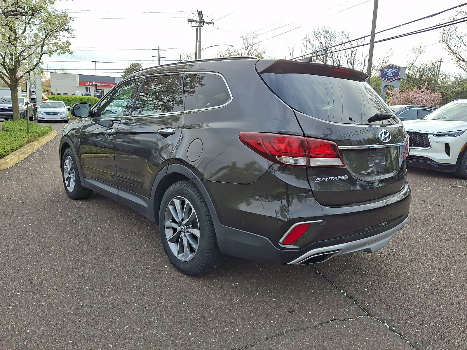 Used 2017 Hyundai Santa Fe SE FWD image 4