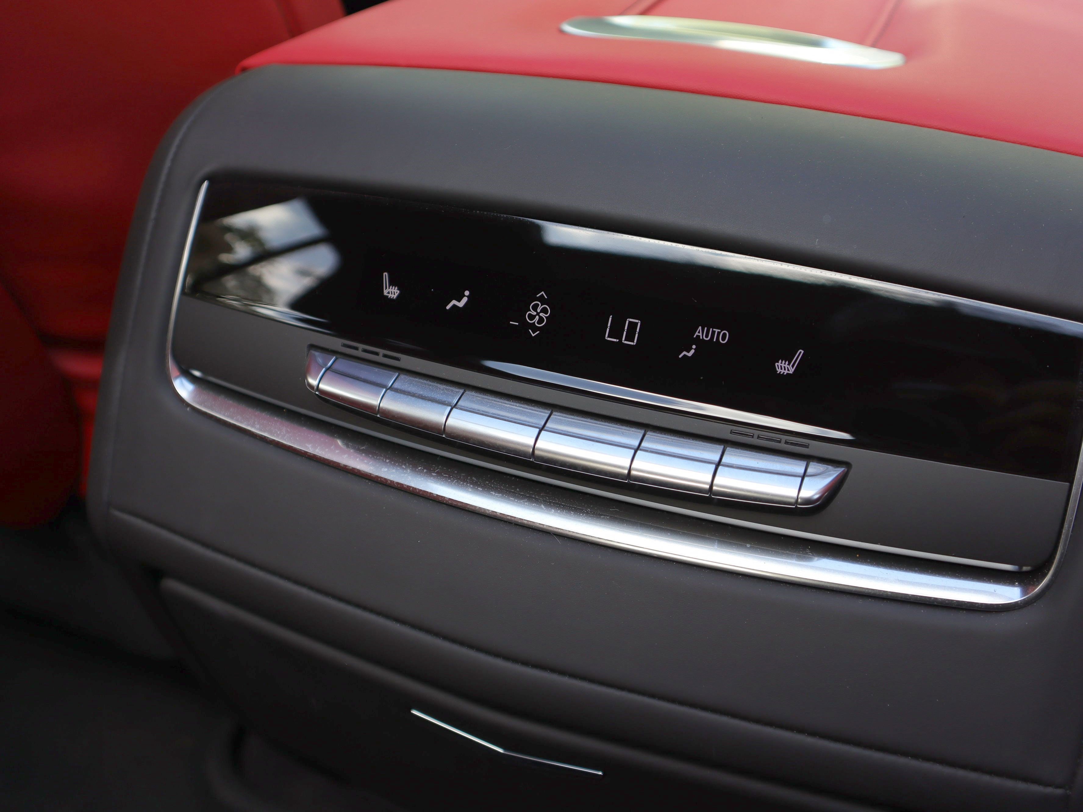 Used 2025 Cadillac Escalade Sport Platinum image 28