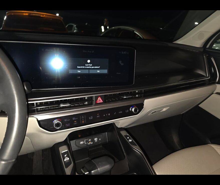 Used 2024 Kia Sorento S FWD image 5