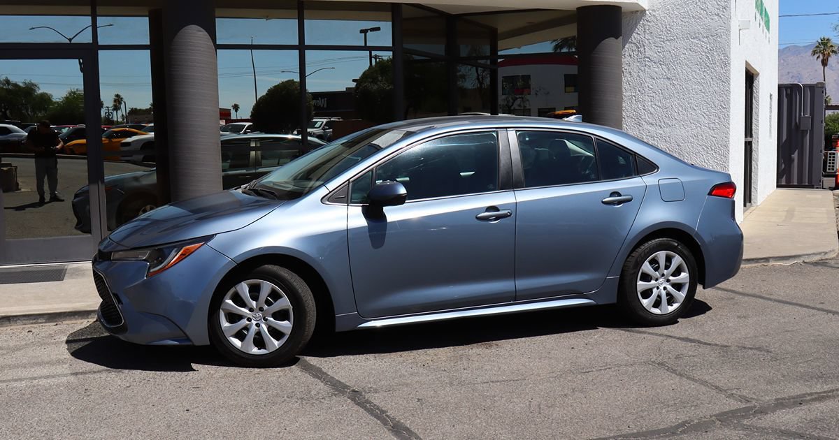 Used 2022 Toyota Corolla LE FWD image 4