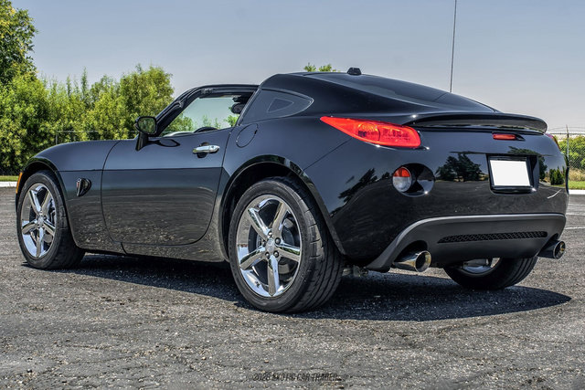Used 2009 Pontiac Solstice GXP w/ Premium Package RWD image 6