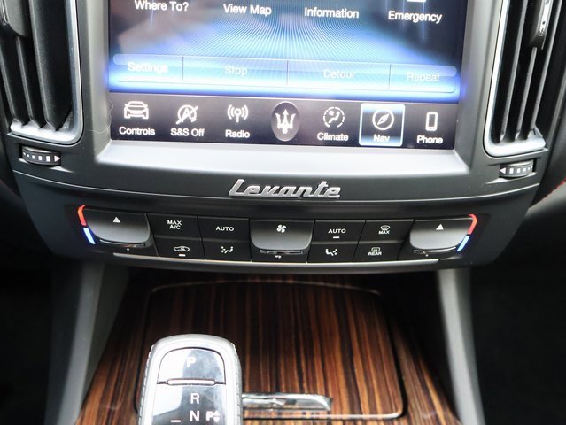 Used 2020 Maserati Levante GranLusso image 33